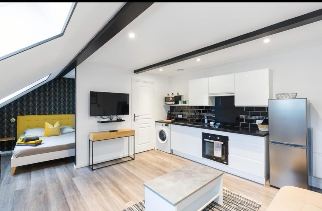 Bienvenue A Reims Type Studio Charmant Et Lumineux 2Eme Etage エクステリア 写真