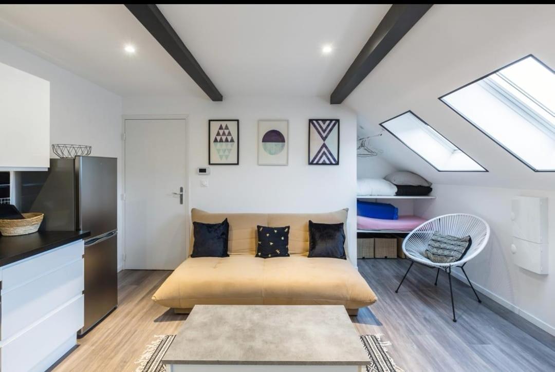Bienvenue A Reims Type Studio Charmant Et Lumineux 2Eme Etage エクステリア 写真
