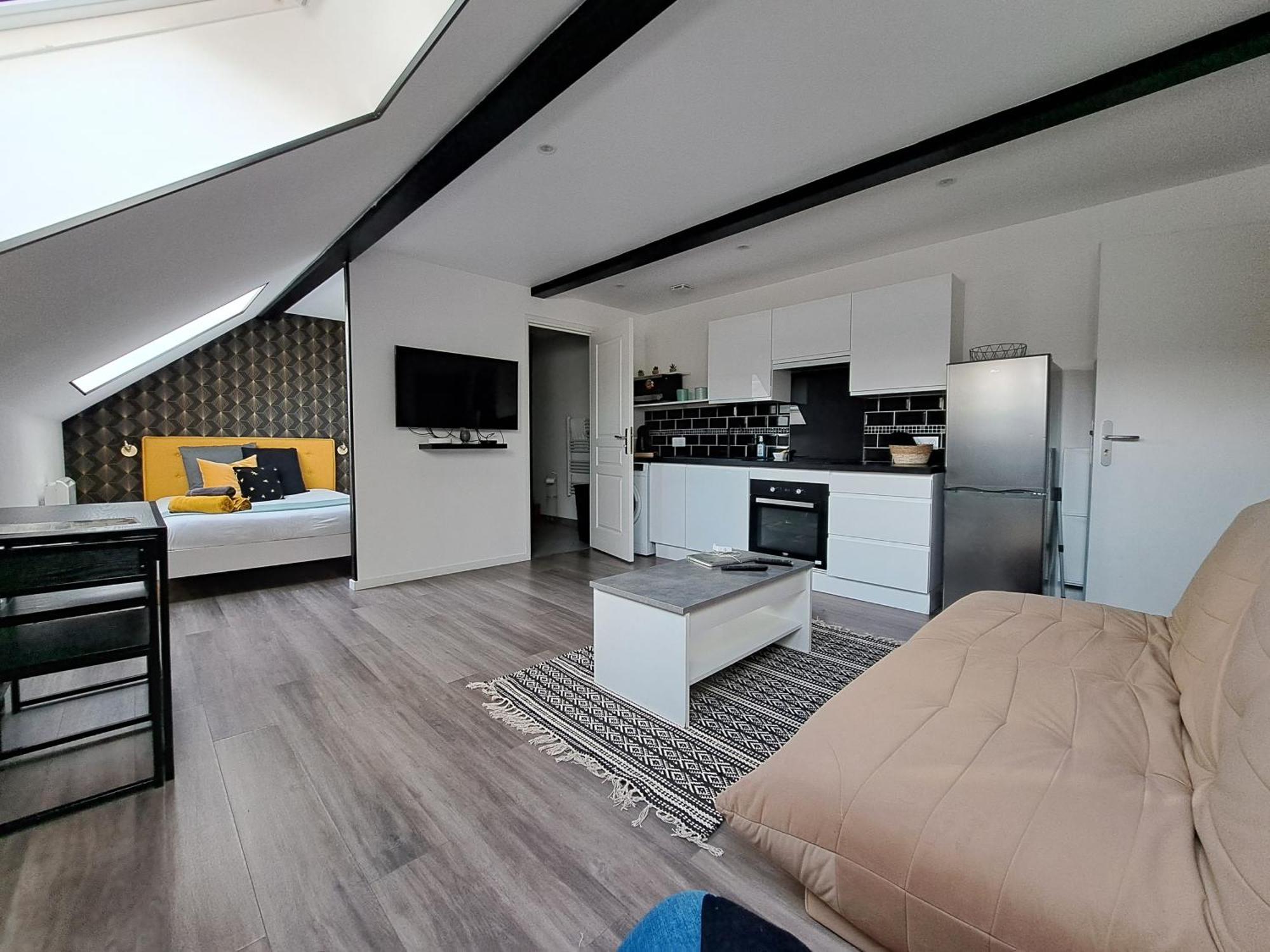 Bienvenue A Reims Type Studio Charmant Et Lumineux 2Eme Etage エクステリア 写真